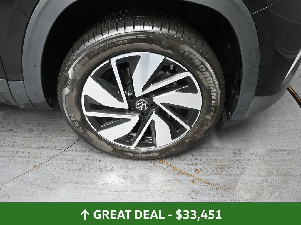 Used 2025 Volkswagen Atlas SE image 19