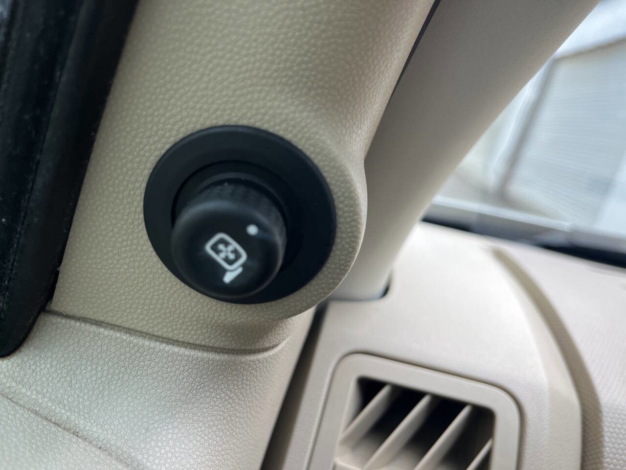 Used 2009 Ford Escape XLT FWD image 20