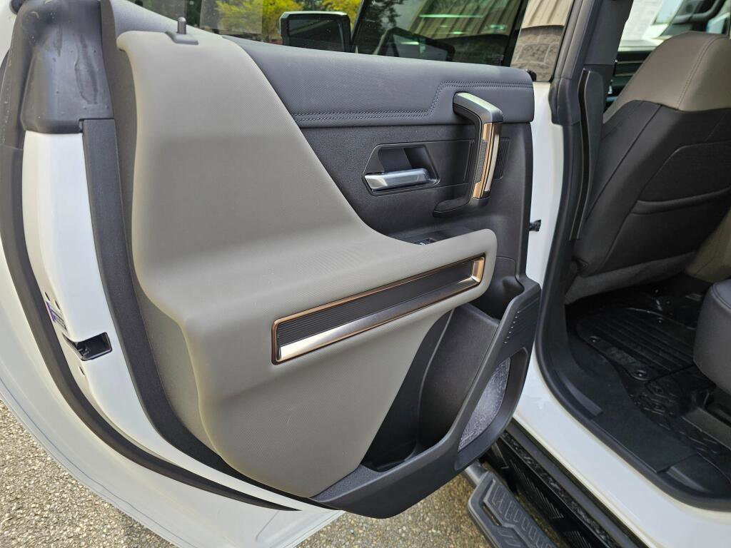 Used 2025 GMC Hummer EV 3X w/ Extreme Off-Road Package image 17