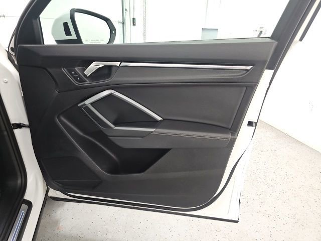 Used 2022 Audi Q3 2.0T Premium Plus w/ Premium Plus Package image 34