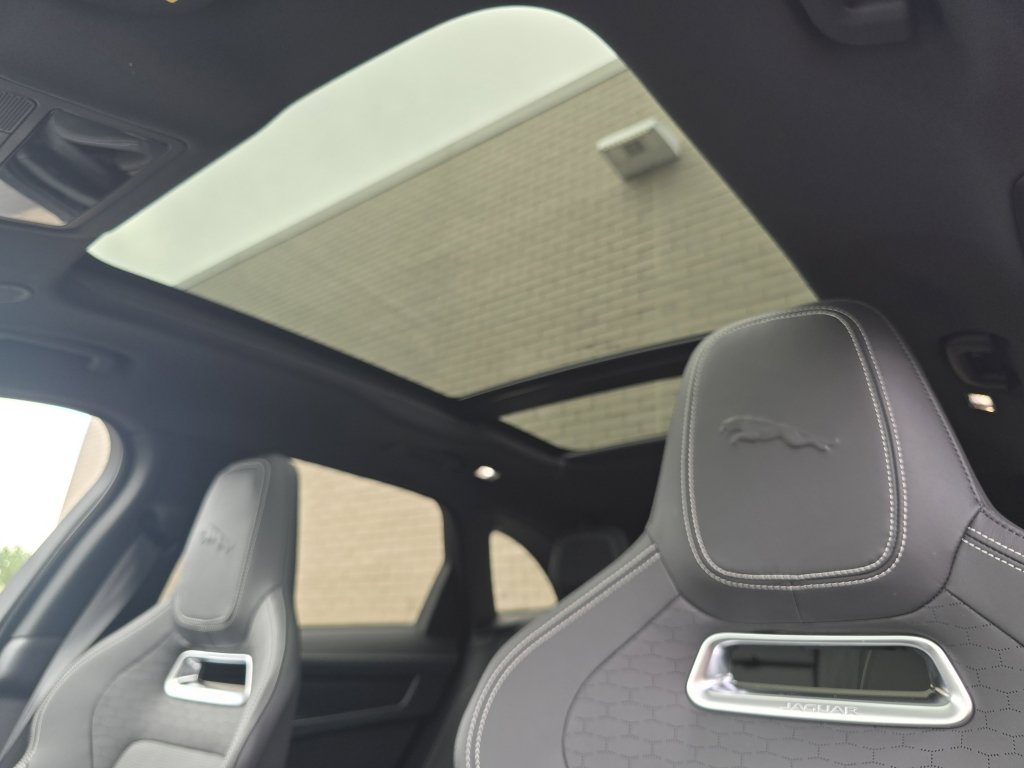 New 2026 Jaguar F-PACE R-Dynamic S image 3