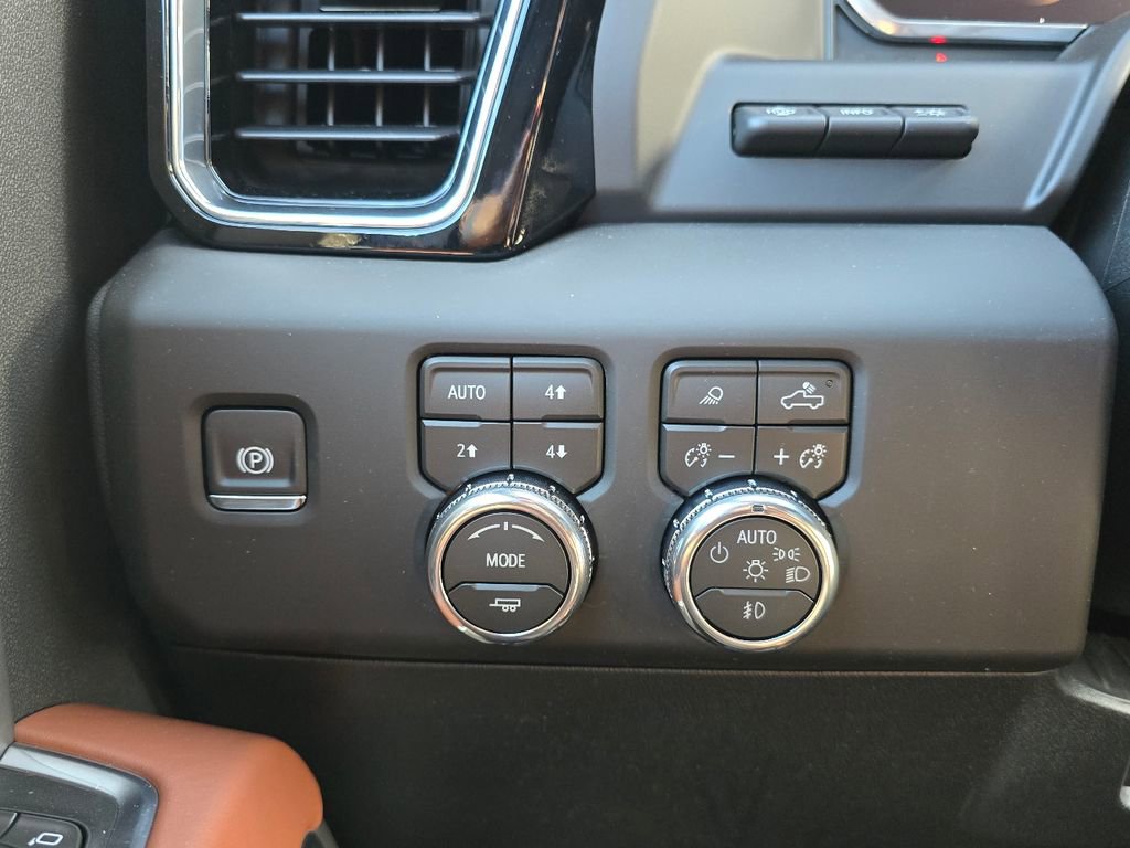 New 2026 GMC Sierra 2500 Denali Ultimate w/ Snow Plow Prep/Camper Package AWD/4WD image 17