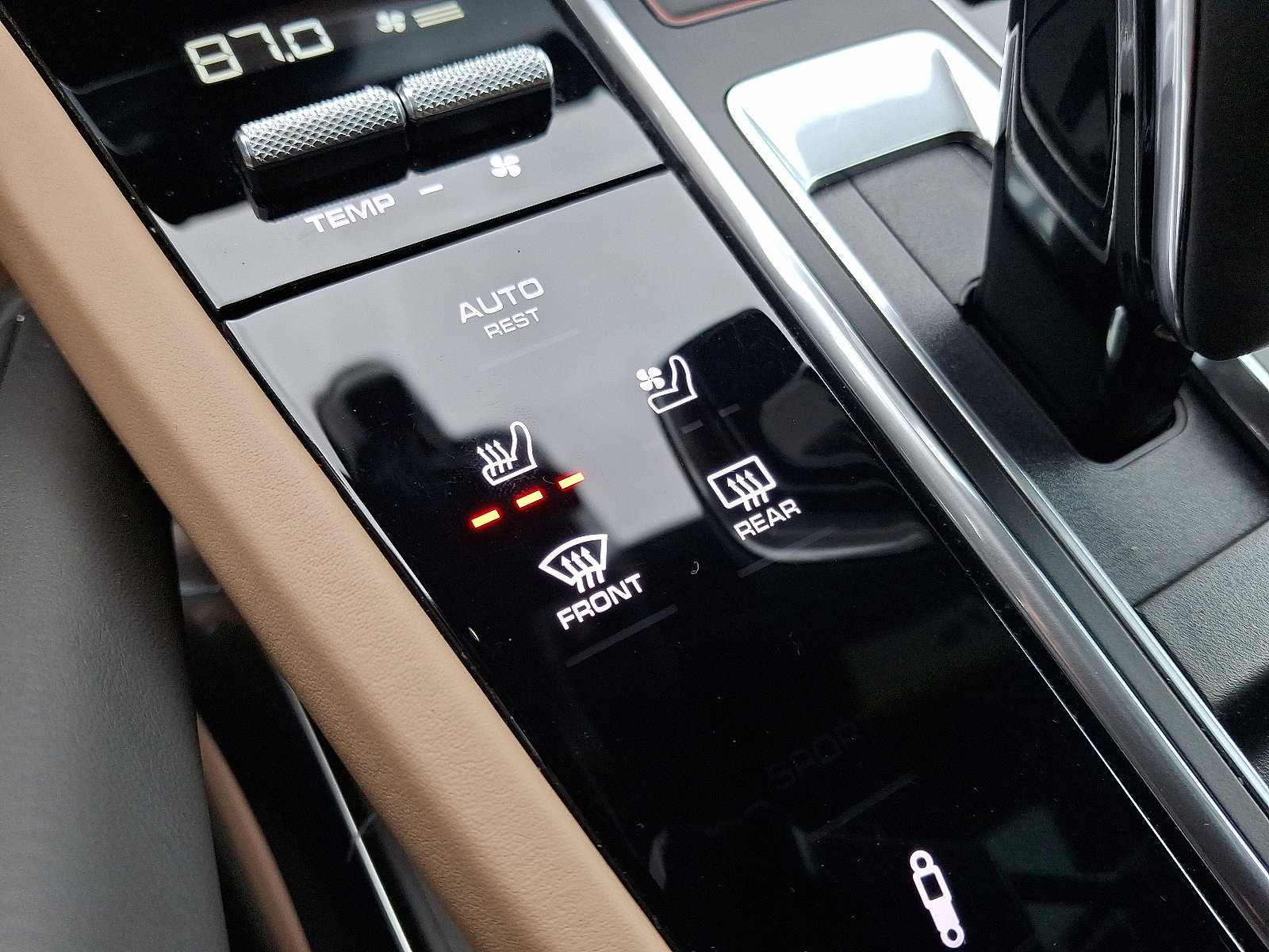 Used 2019 Porsche Cayenne Turbo image 23