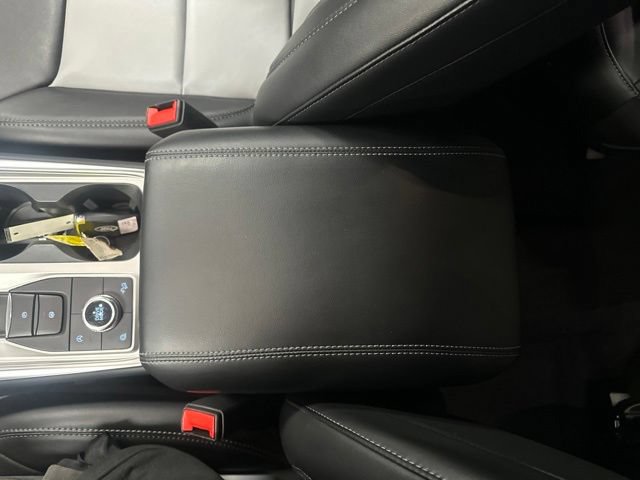 Used 2023 Ford Explorer XLT w/ Equipment Group 202A AWD/4WD image 18