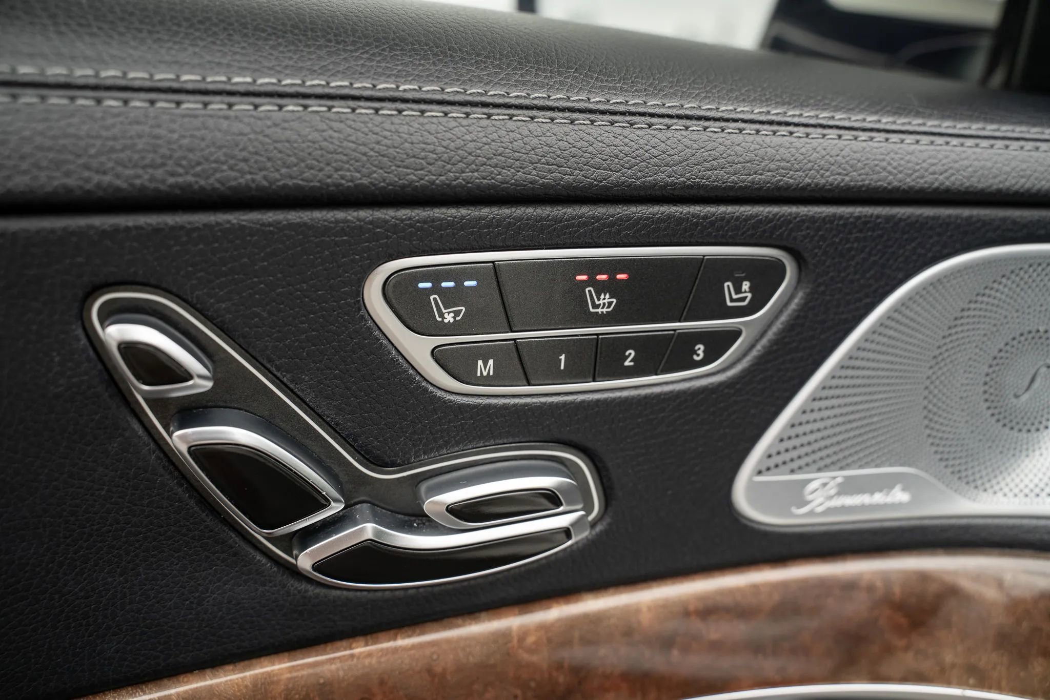 Used 2015 Mercedes-Benz S 550 4MATIC Sedan image 18