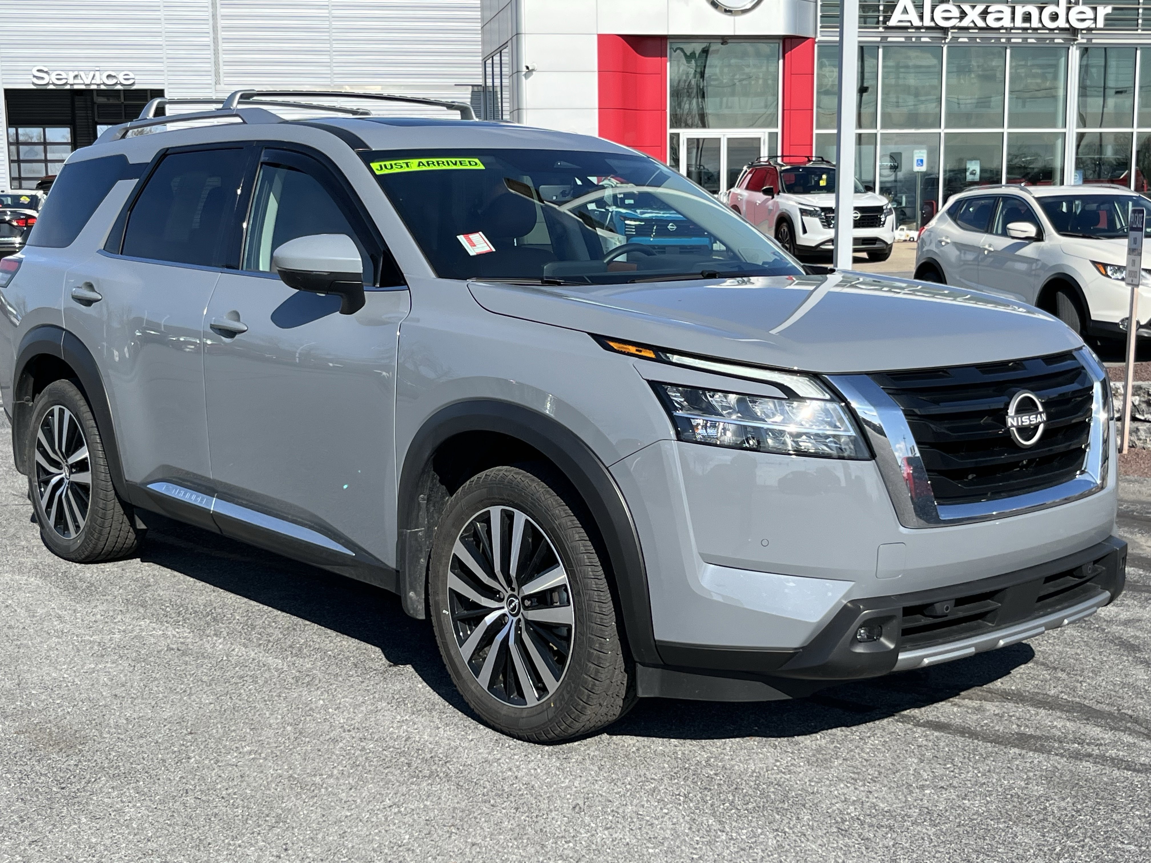 Used 2023 Nissan Pathfinder Platinum
