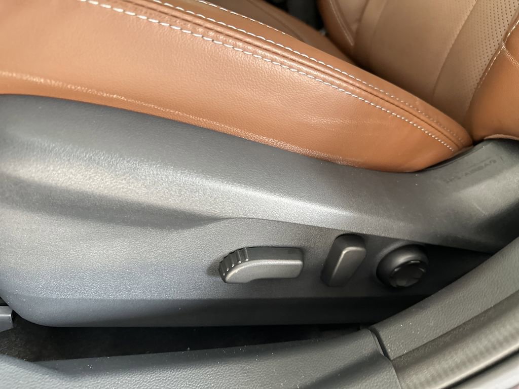 Used 2025 Subaru Outback Touring w/ Popular Package #2 image 15