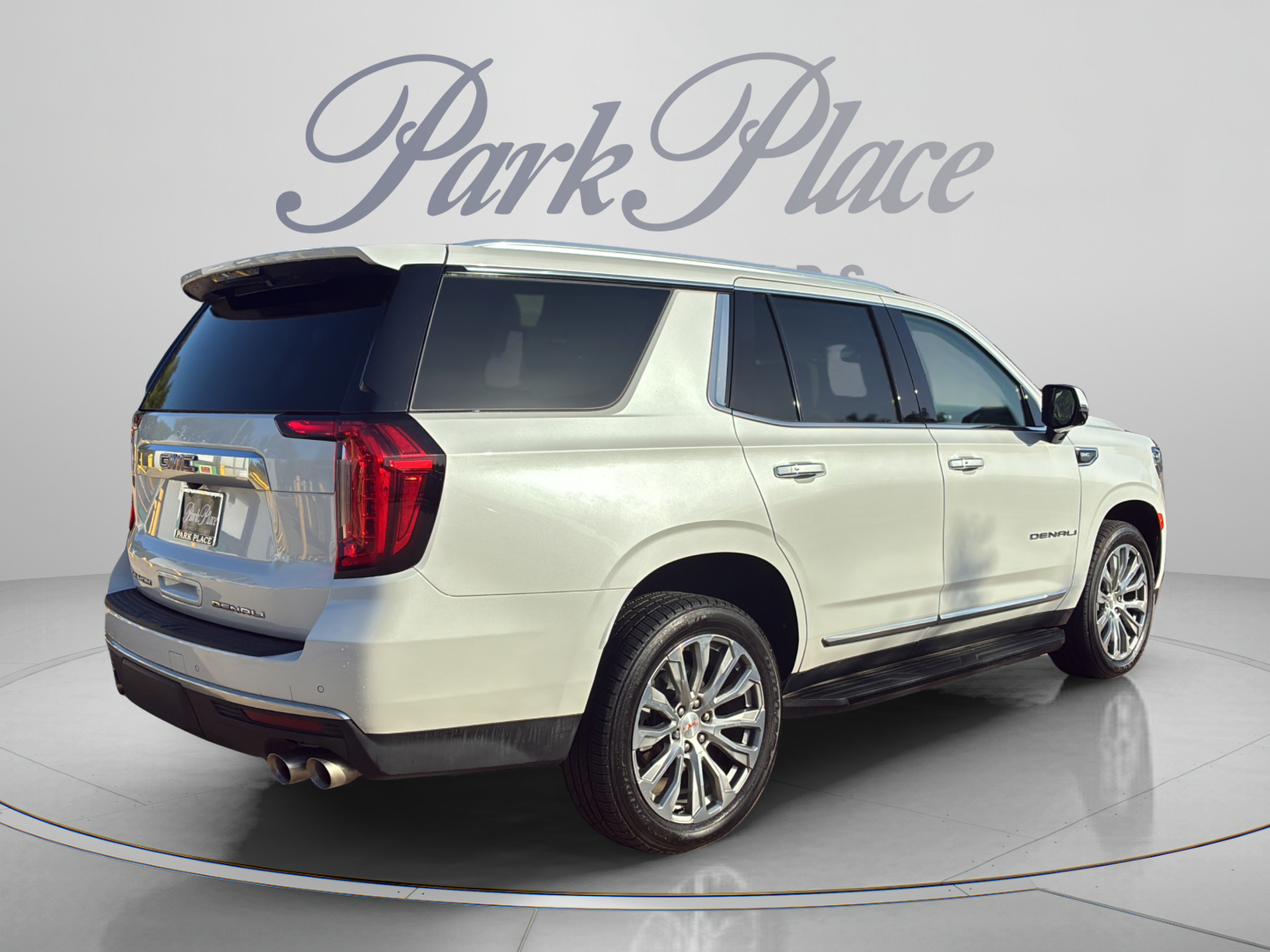 Used 2021 GMC Yukon Denali AWD/4WD image 5