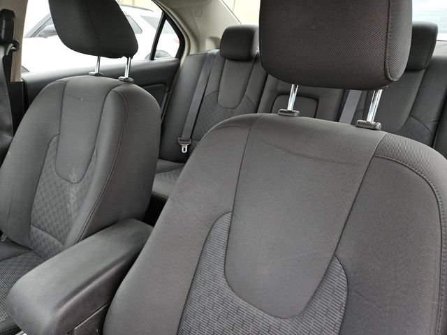 Used 2010 Ford Fusion SE FWD image 24