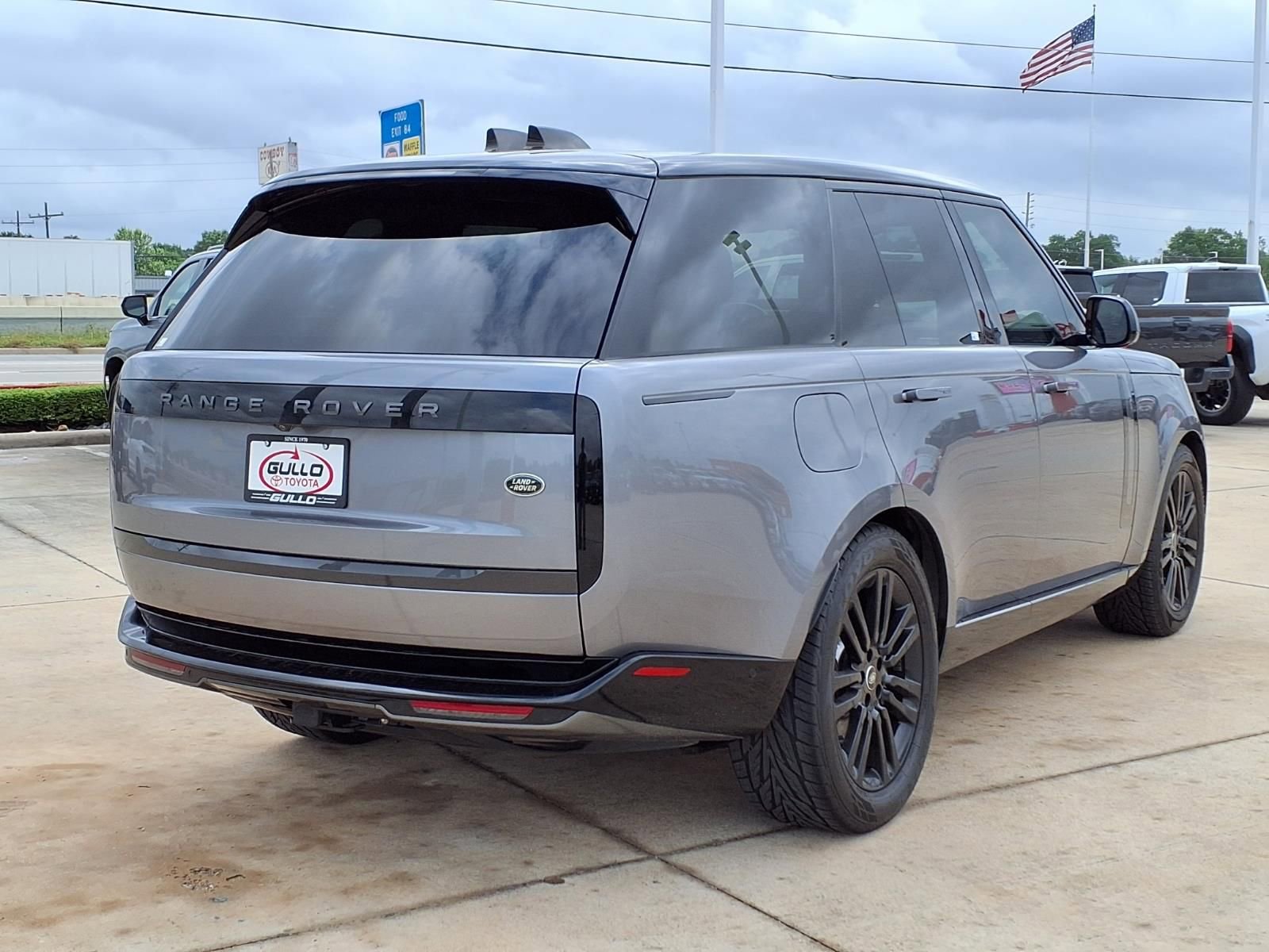 Used 2023 Land Rover Range Rover SE AWD/4WD image 6