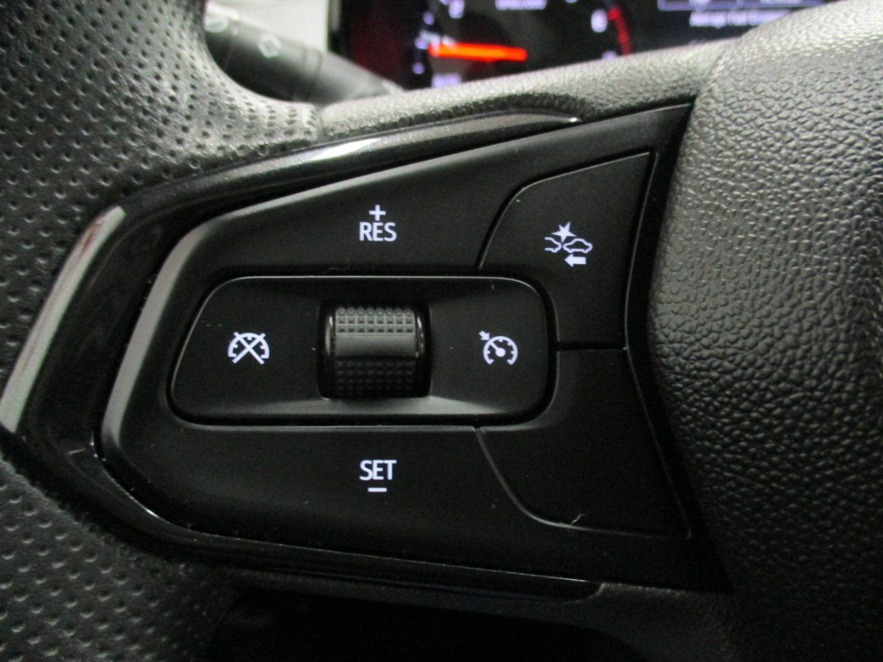 Used 2024 Chevrolet Trax LS image 24