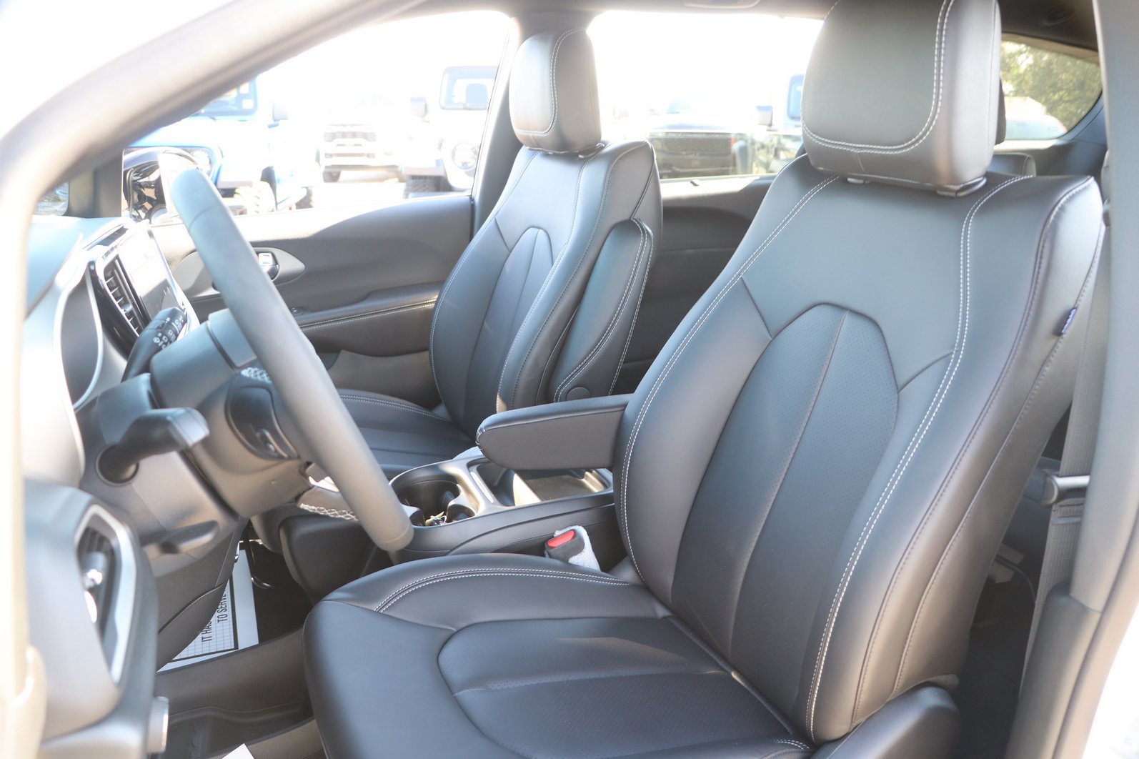 New 2027 Chrysler Pacifica LX FWD image 14