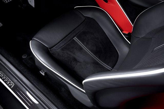 Certified 2025 Ferrari Roma Spider image 24