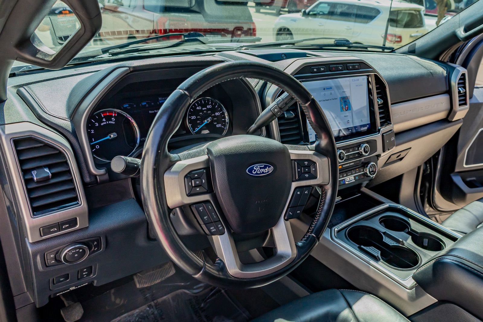 Used 2022 Ford F350 Platinum w/ FX4 Off-Road Package AWD/4WD image 17