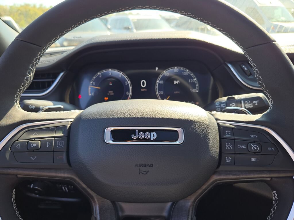 New 2025 Jeep Grand Cherokee L Limited AWD/4WD image 35