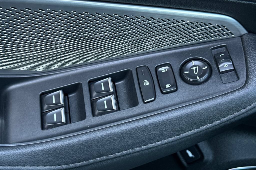 Certified 2023 Acura MDX FWD image 16