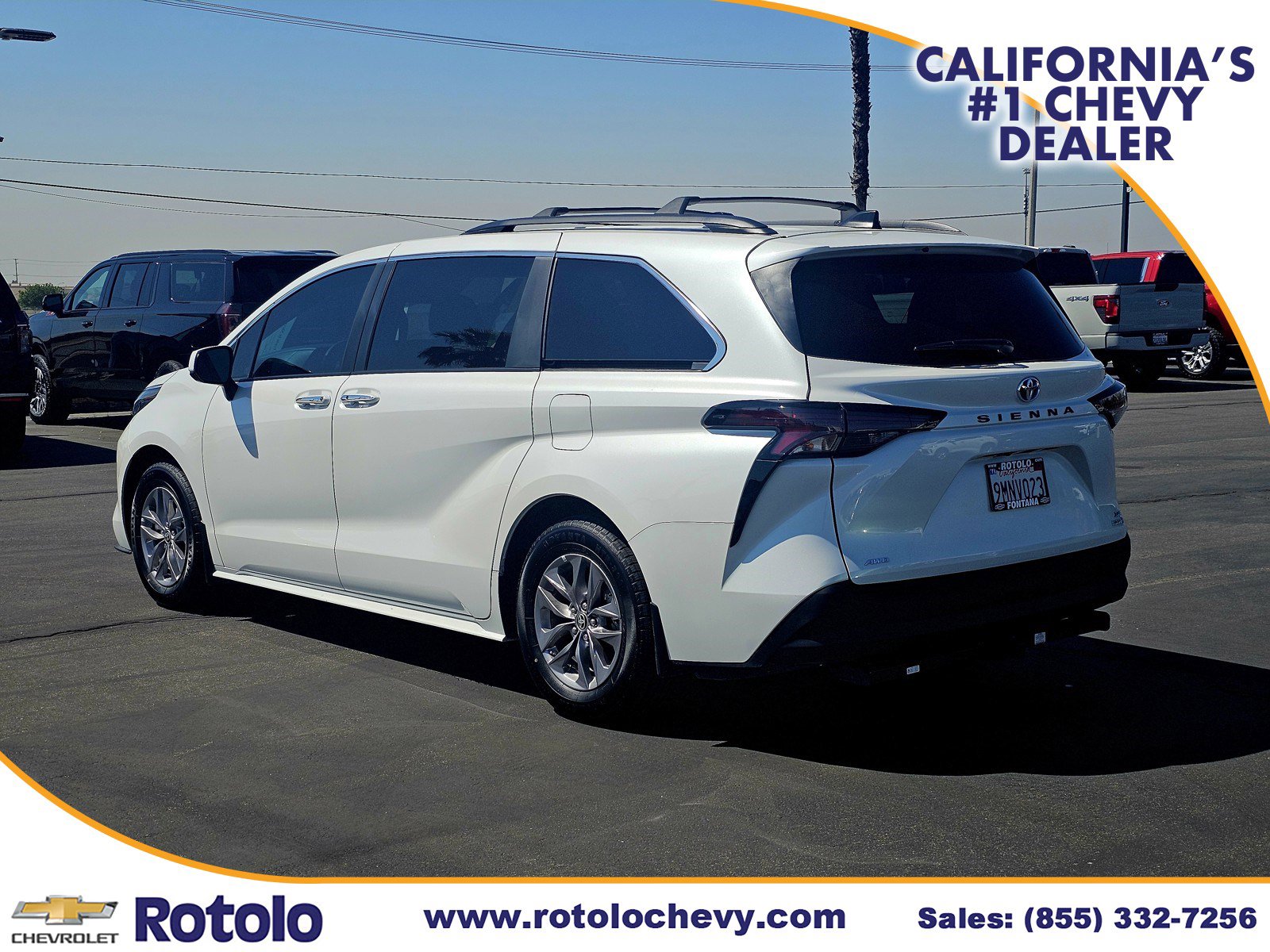 Used 2024 Toyota Sienna XLE w/ XLE Plus Package image 5
