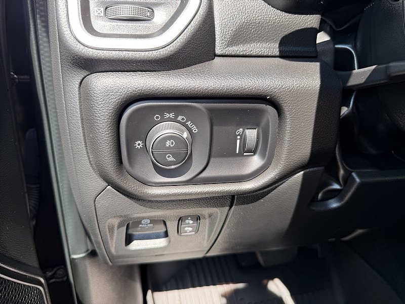 Used 2023 RAM 1500 Big Horn AWD/4WD image 18