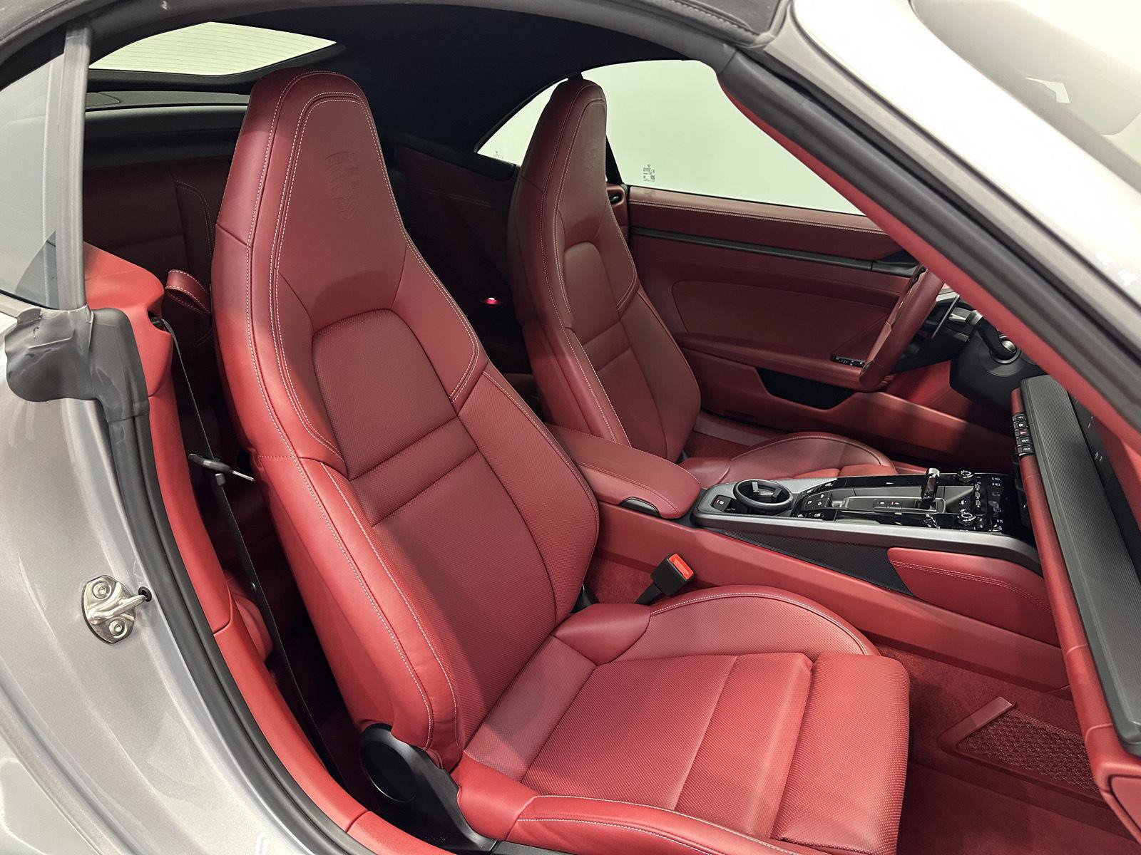Used 2025 Porsche 911 Carrera RWD image 38