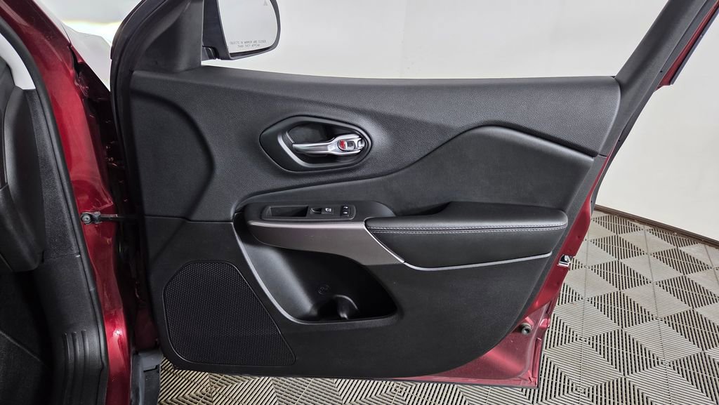 Used 2021 Jeep Cherokee Latitude Lux image 34