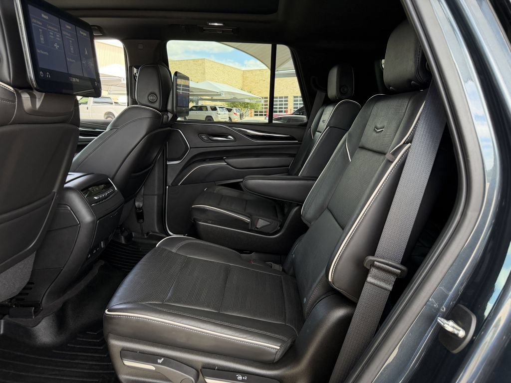 Used 2021 Cadillac Escalade Sport w/ Driver Assist Tech Package AWD/4WD image 28