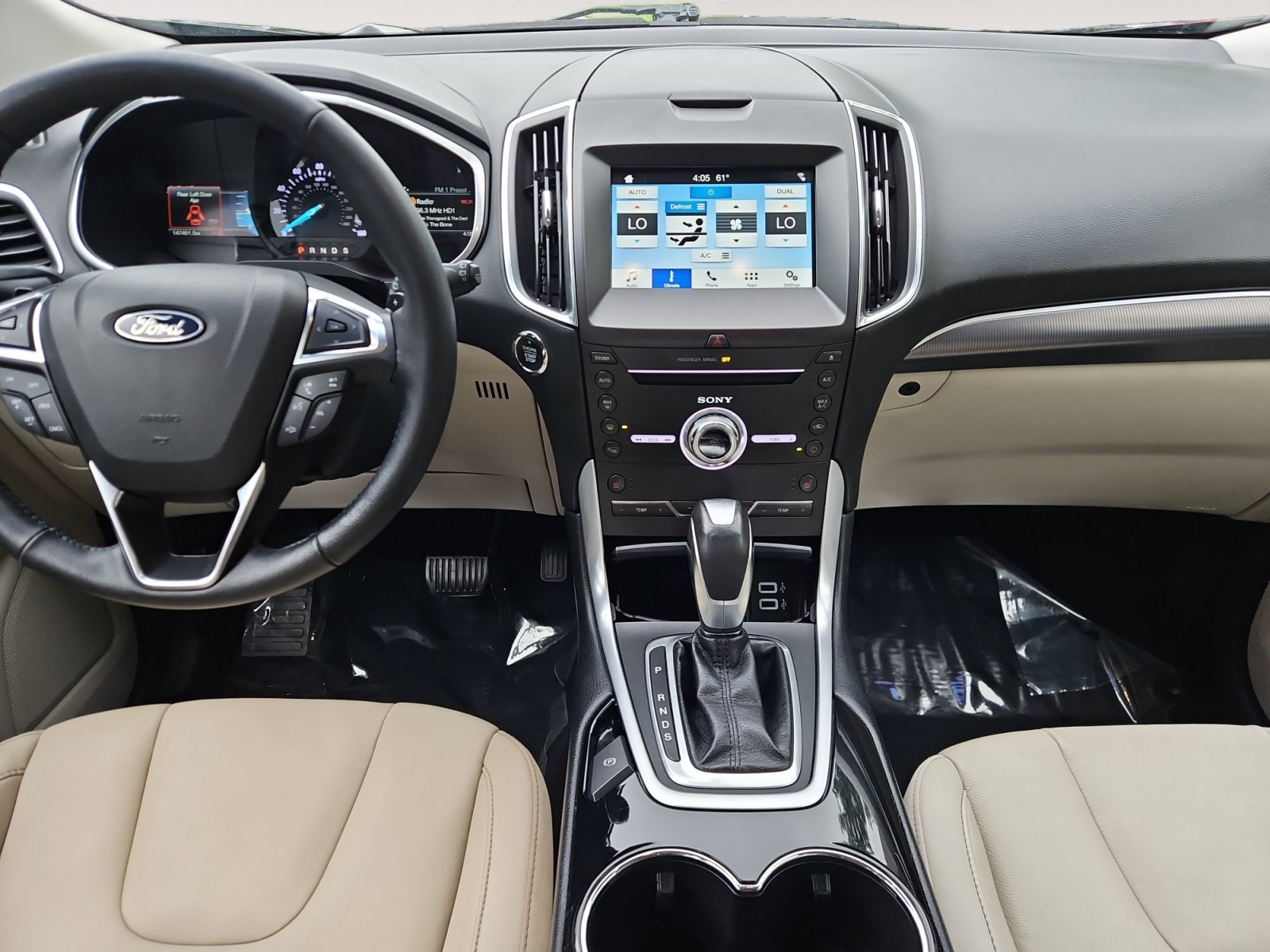 Used 2018 Ford Edge Titanium FWD image 11