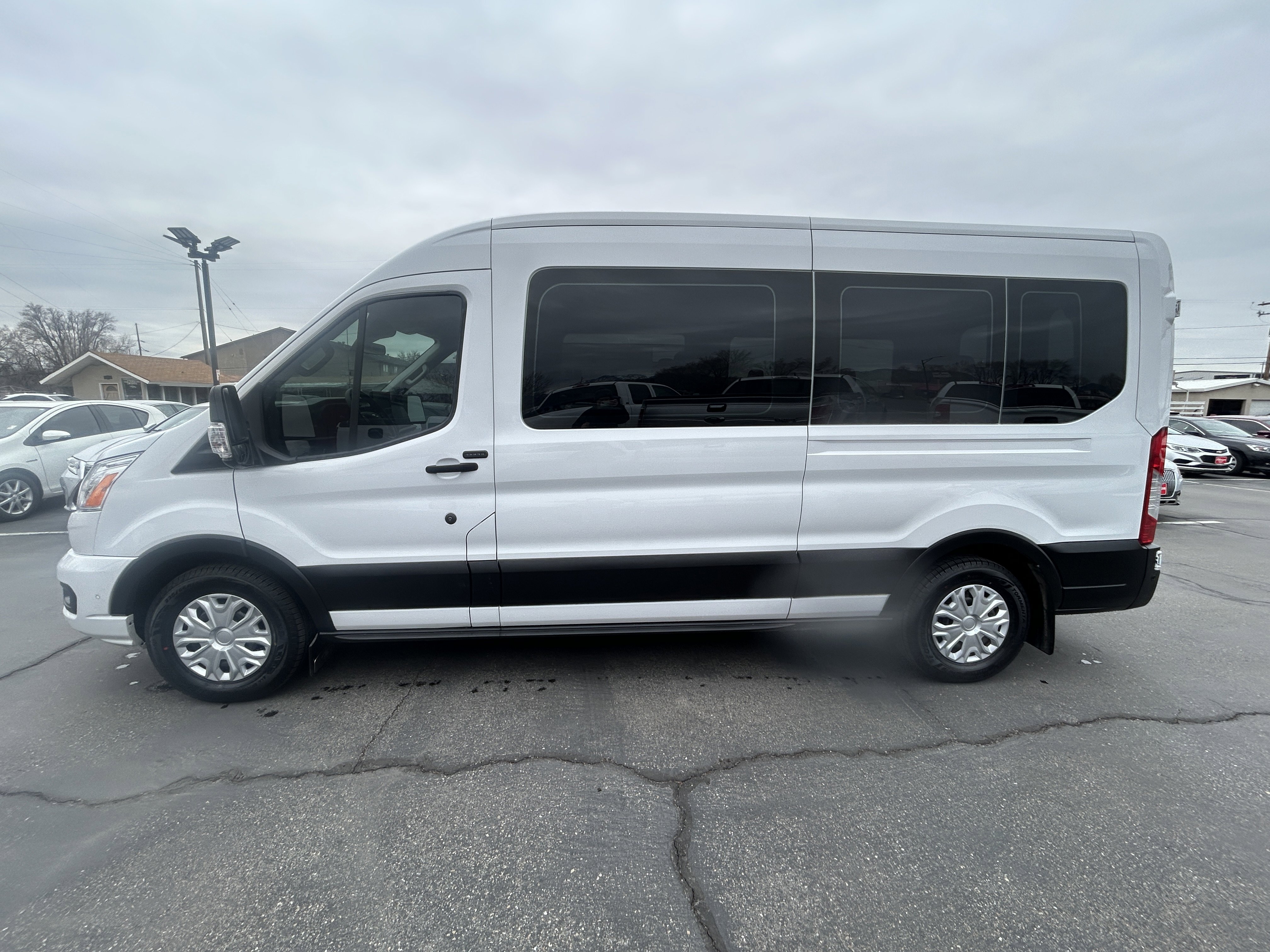 Used 2022 Ford Transit 350 XLT image 4