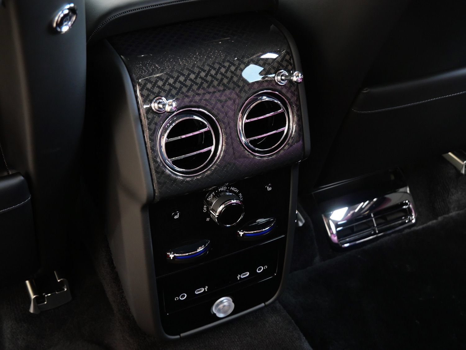 New 2027 Rolls-Royce Cullinan Black Badge AWD/4WD image 29