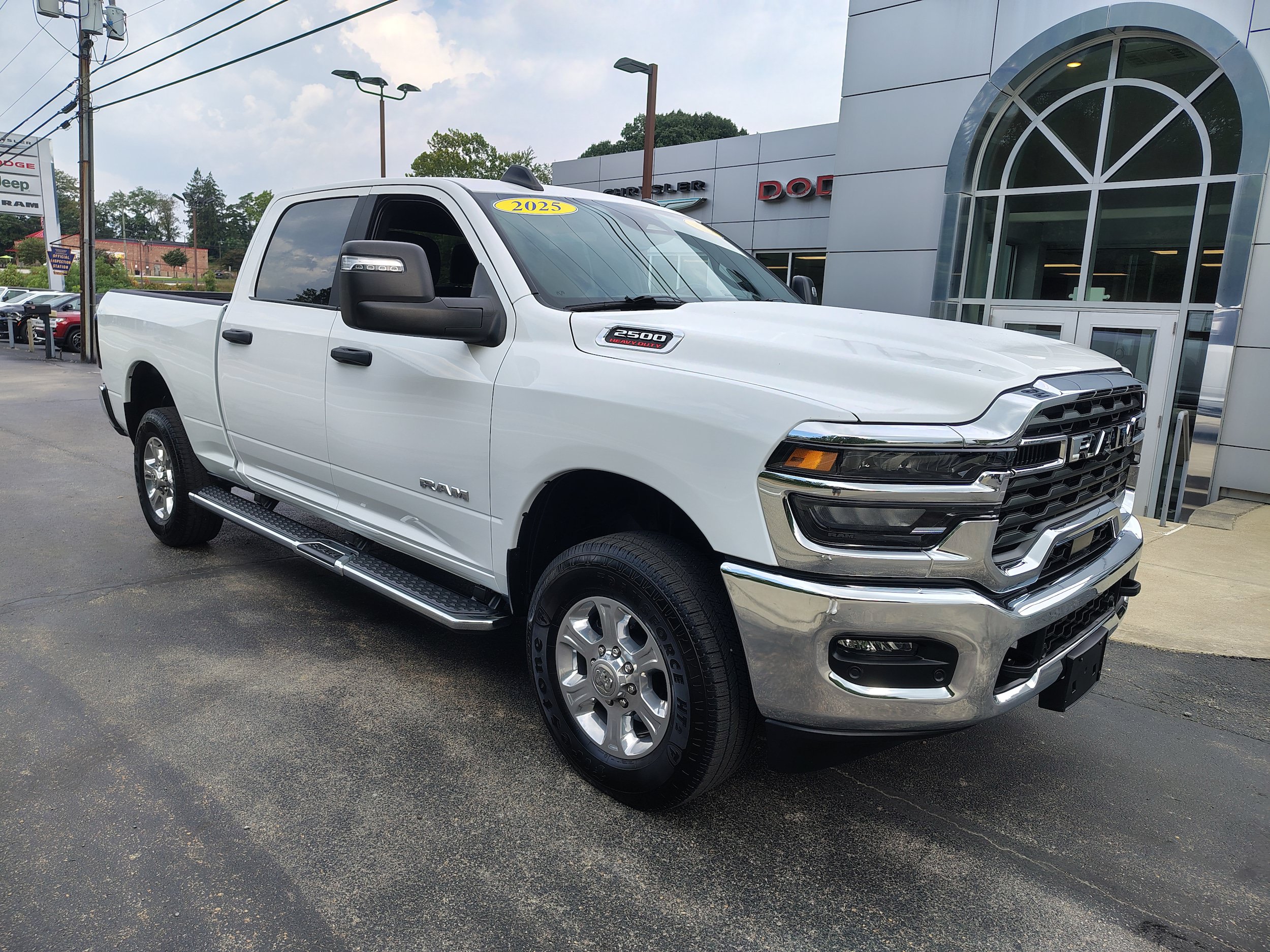 Certified 2025 RAM 2500 Big Horn AWD/4WD image 2