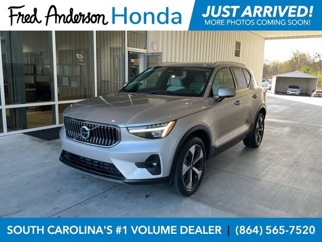 Used 2024 Volvo XC40 B5 Plus w/ Protection Package Premier