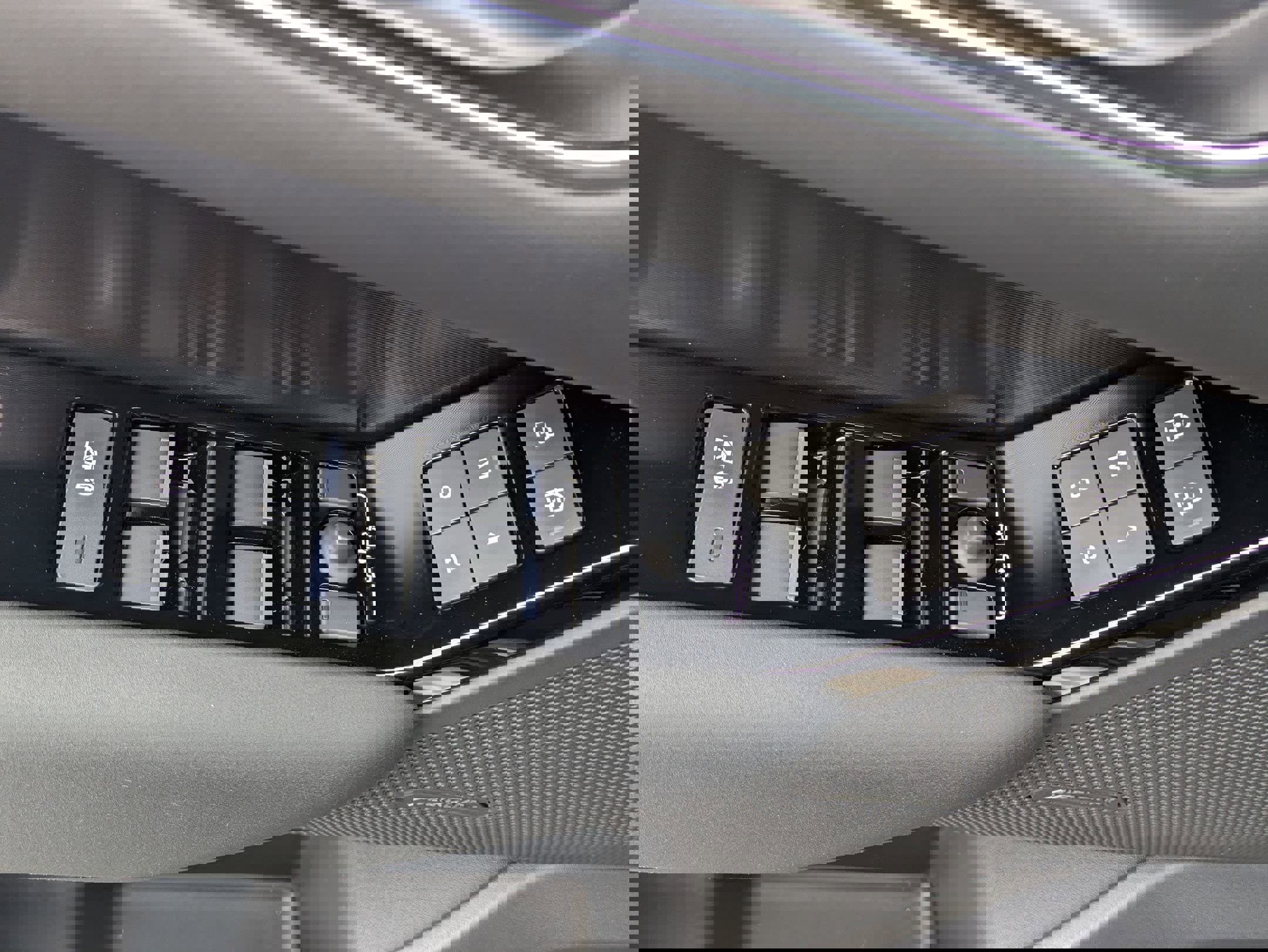 New 2026 Land Rover Range Rover Velar Dynamic SE AWD/4WD image 21