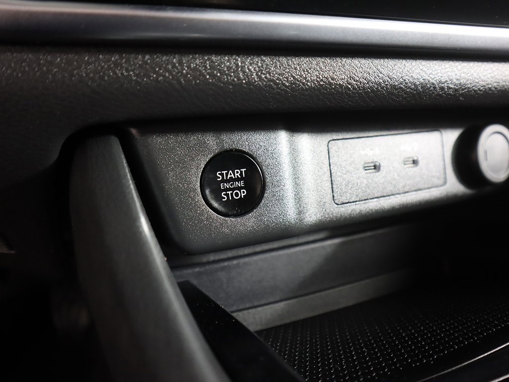 Used 2024 Nissan Rogue S image 41