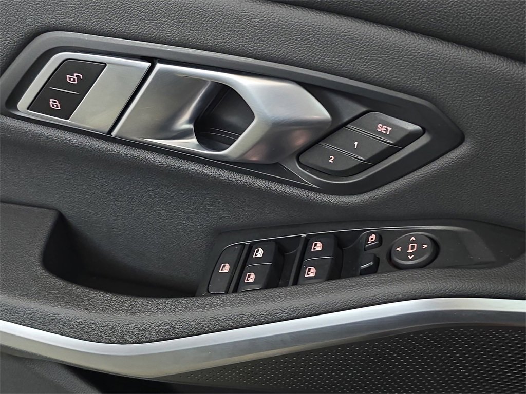 Used 2020 BMW 330i xDrive Sedan w/ Convenience Package image 29