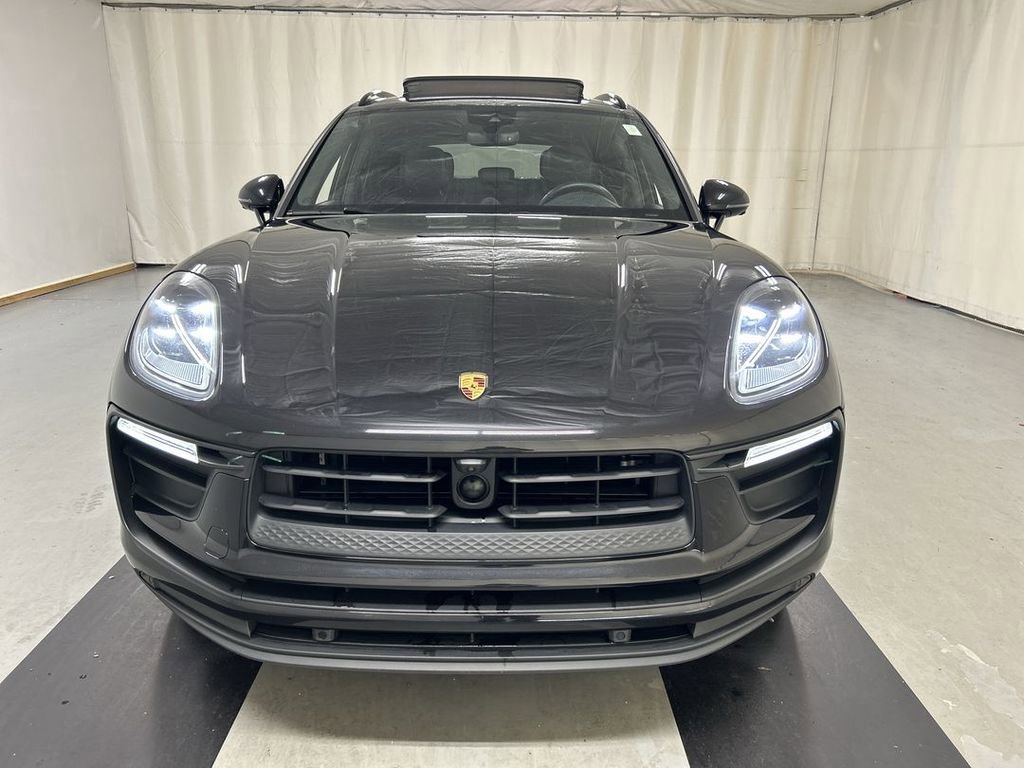 Certified 2024 Porsche Macan AWD/4WD image 4