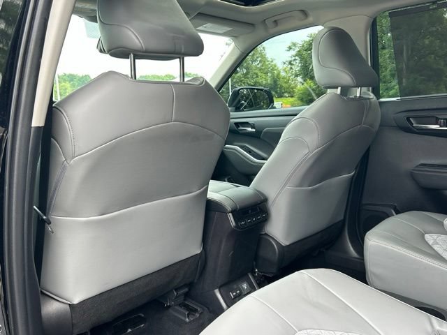 Used 2022 Toyota Highlander Bronze Edition AWD/4WD image 37