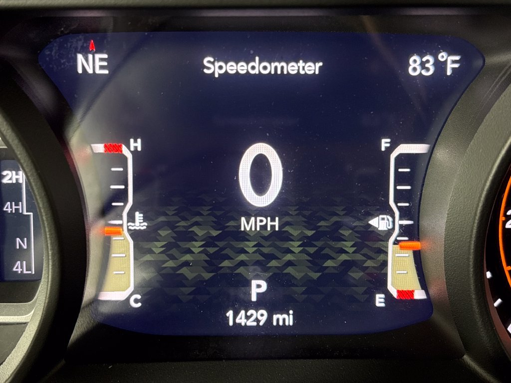 Used 2024 Jeep Wrangler Unlimited Sahara w/ Technology Group AWD/4WD image 24