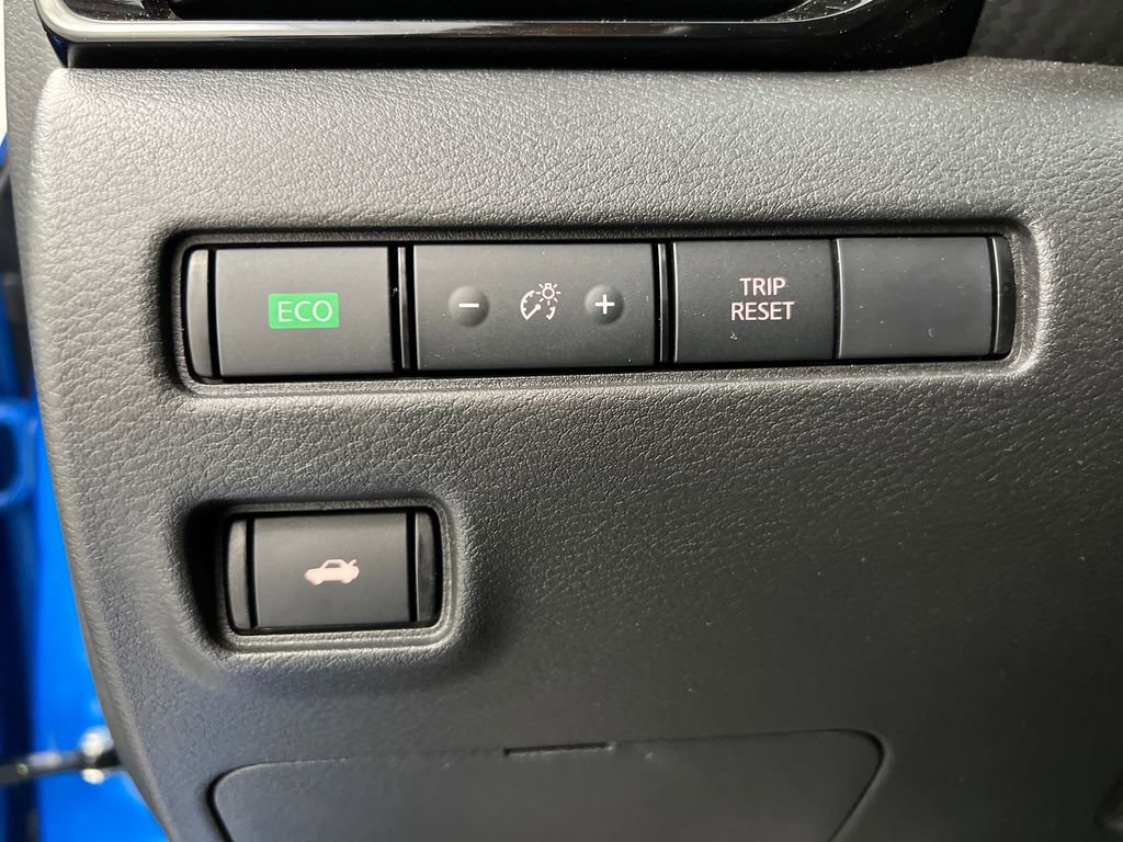 Used 2025 Nissan Sentra SV FWD image 36