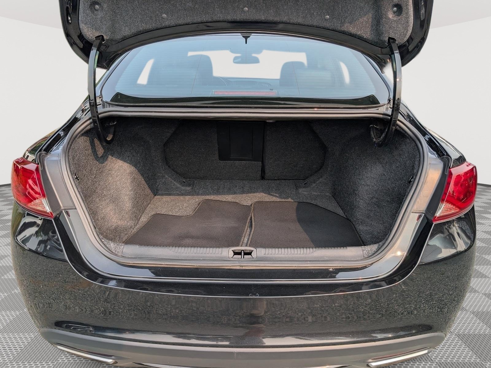 Used 2015 Chrysler 200 S w/ Navigation & Sound Group I FWD image 11