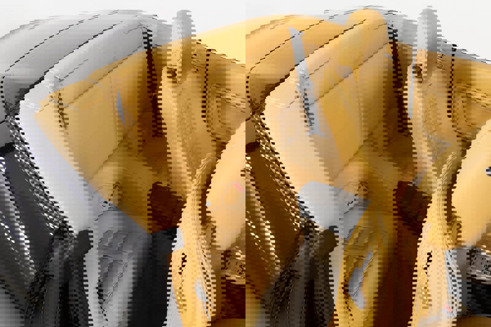 Used 2011 Ferrari California image 40