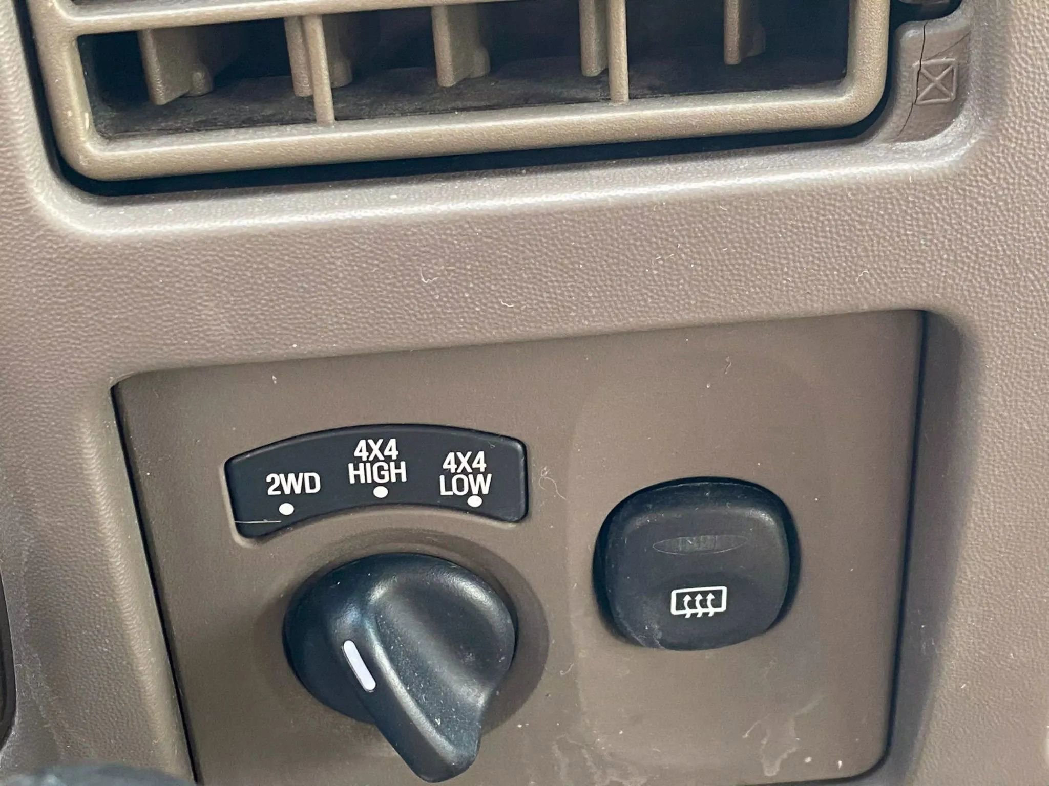 Used 2000 Ford Excursion Limited image 18