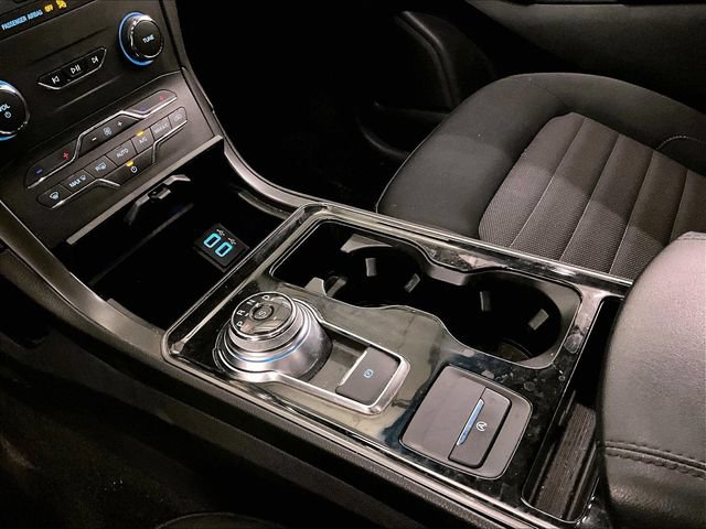 Used 2020 Ford Edge SE FWD image 16