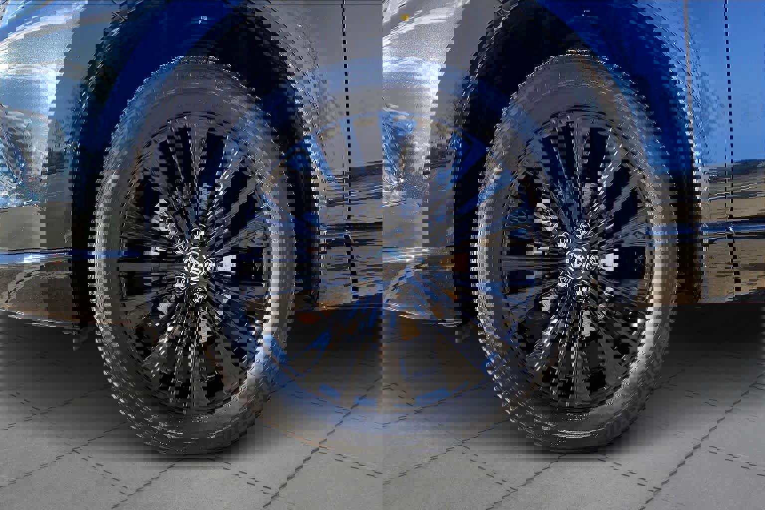 Used 2024 Toyota Venza Nightshade image 12