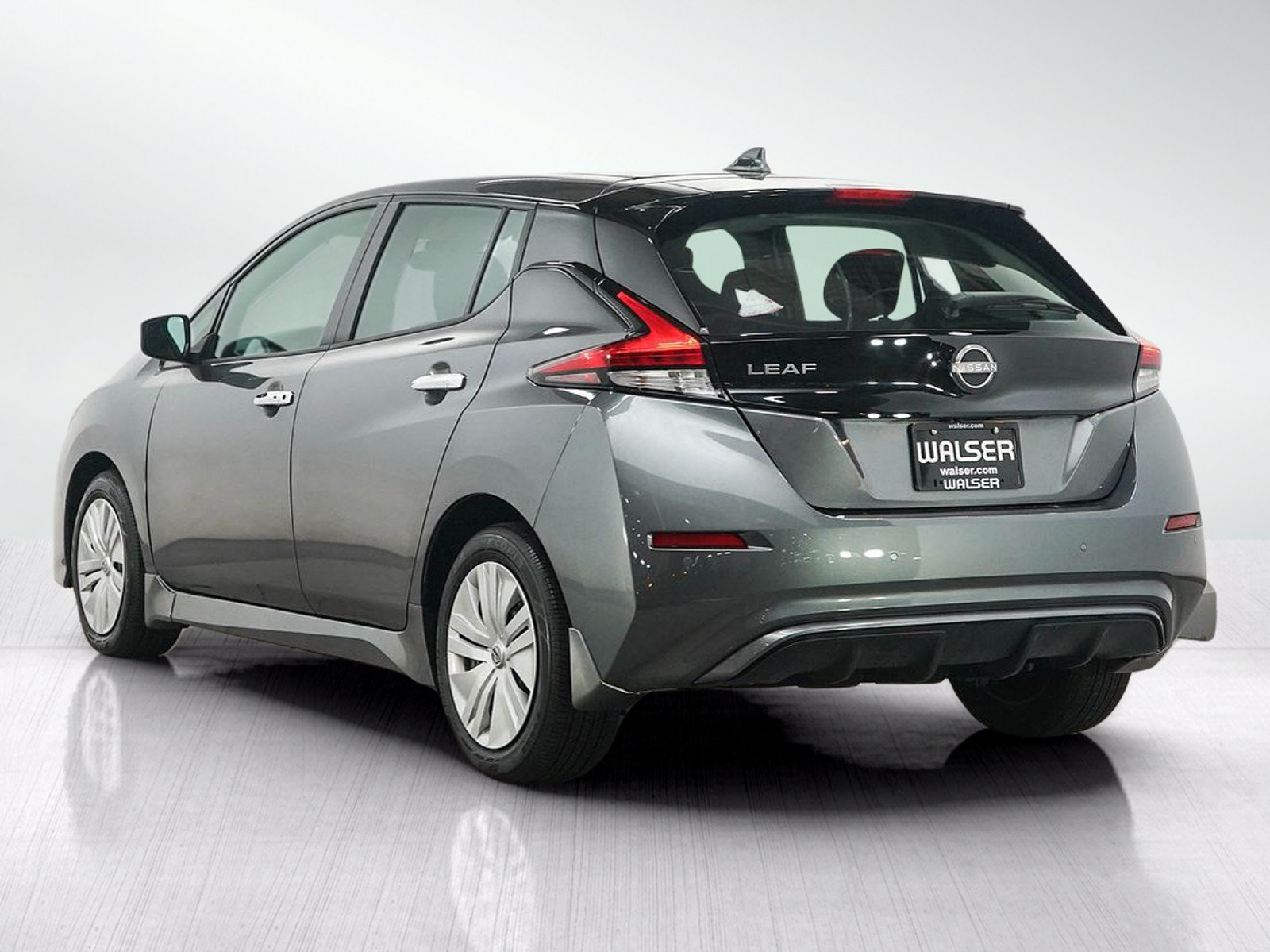 Used 2025 Nissan Leaf S FWD image 3