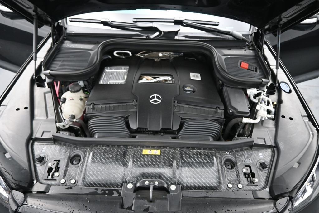 Used 2024 Mercedes-Benz Maybach GLS 600 4MATIC image 33