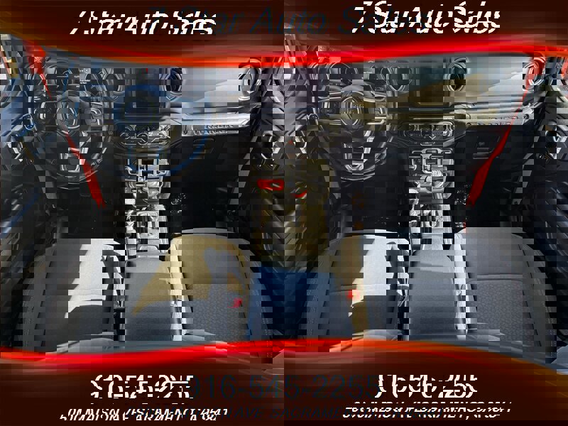 Used 2018 Jeep Wrangler Unlimited Rubicon w/ Dual Top Group image 35