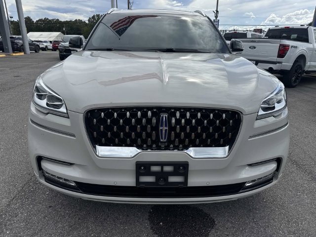 Used 2020 Lincoln Aviator Grand Touring w/ Equipment Group 302A AWD/4WD image 2