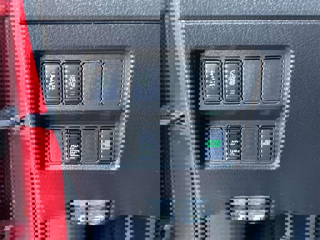 Certified 2019 Nissan Rogue Sport SV image 25