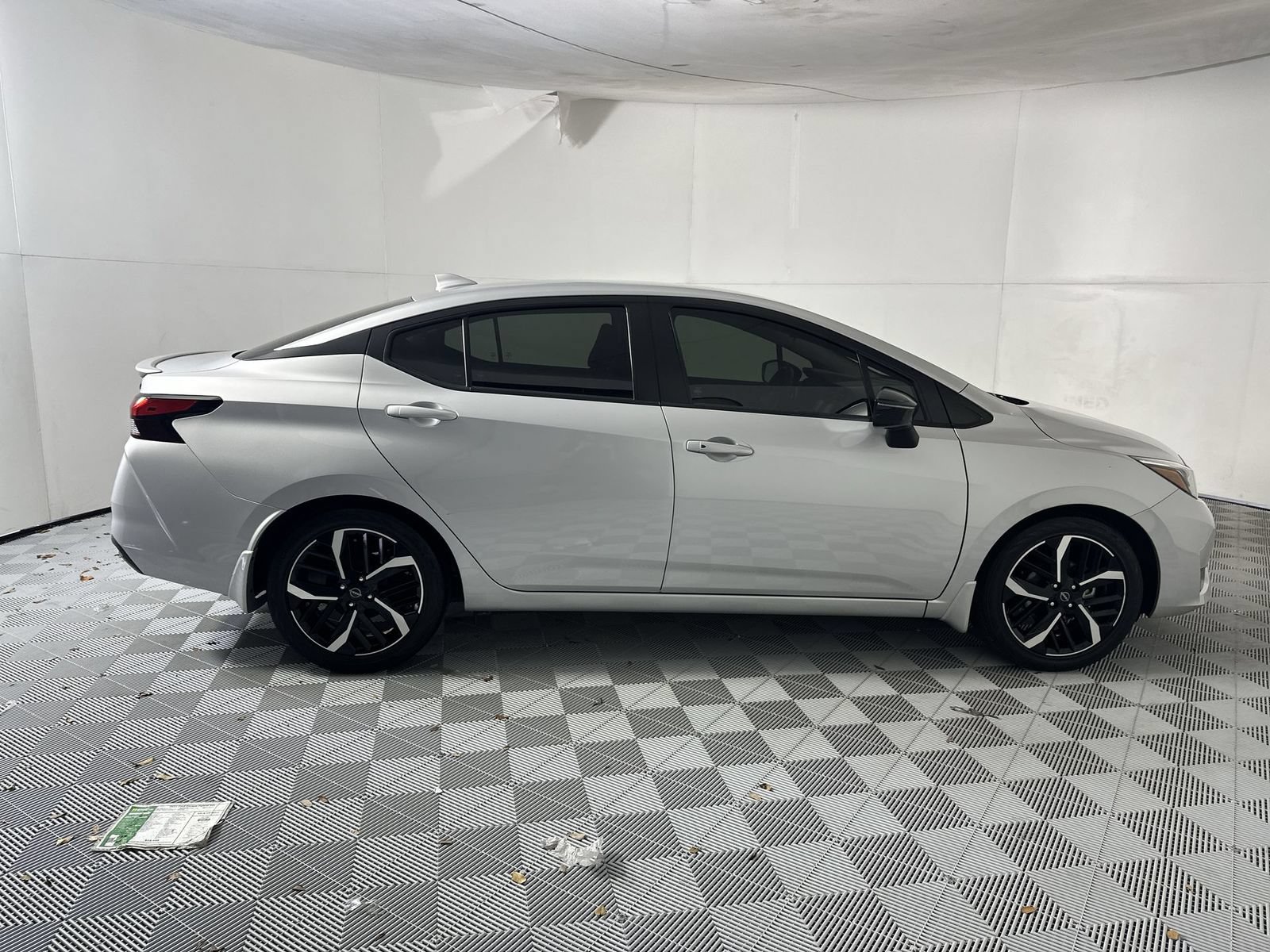 Certified 2024 Nissan Versa SR w/ Trunk Package FWD image 9