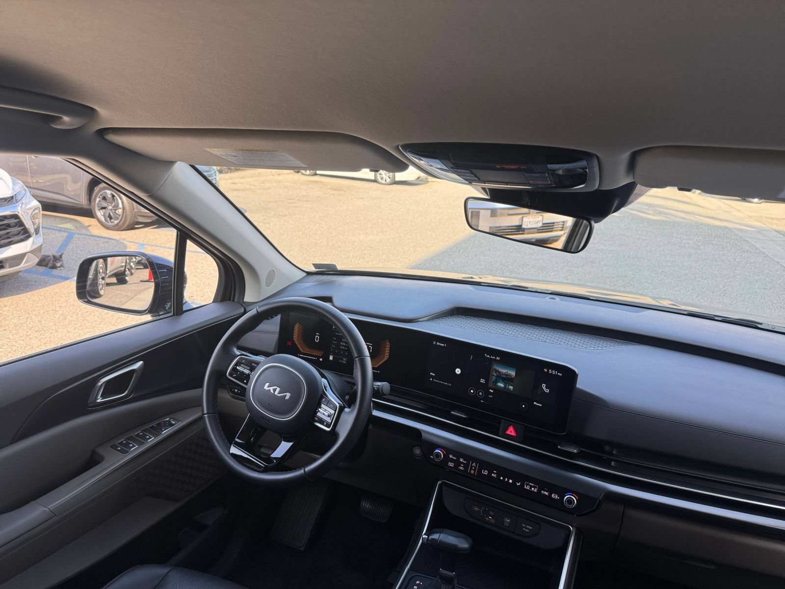 Used 2026 Kia Carnival FWD image 36