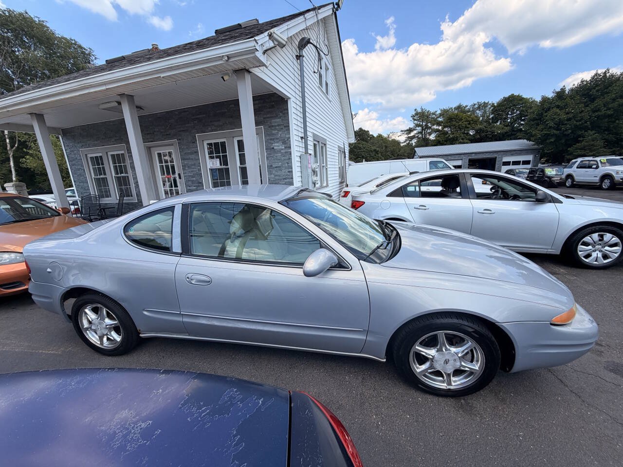 Used 1999 Oldsmobile Alero GLS FWD image 3